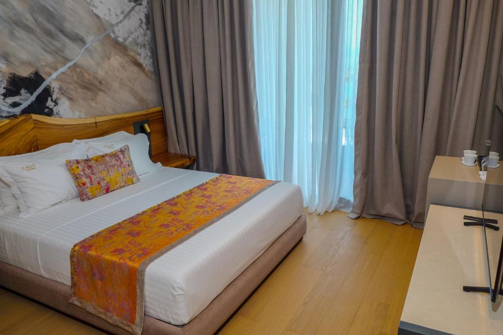 Deluxe Double Room with Balcony and Sea View2
